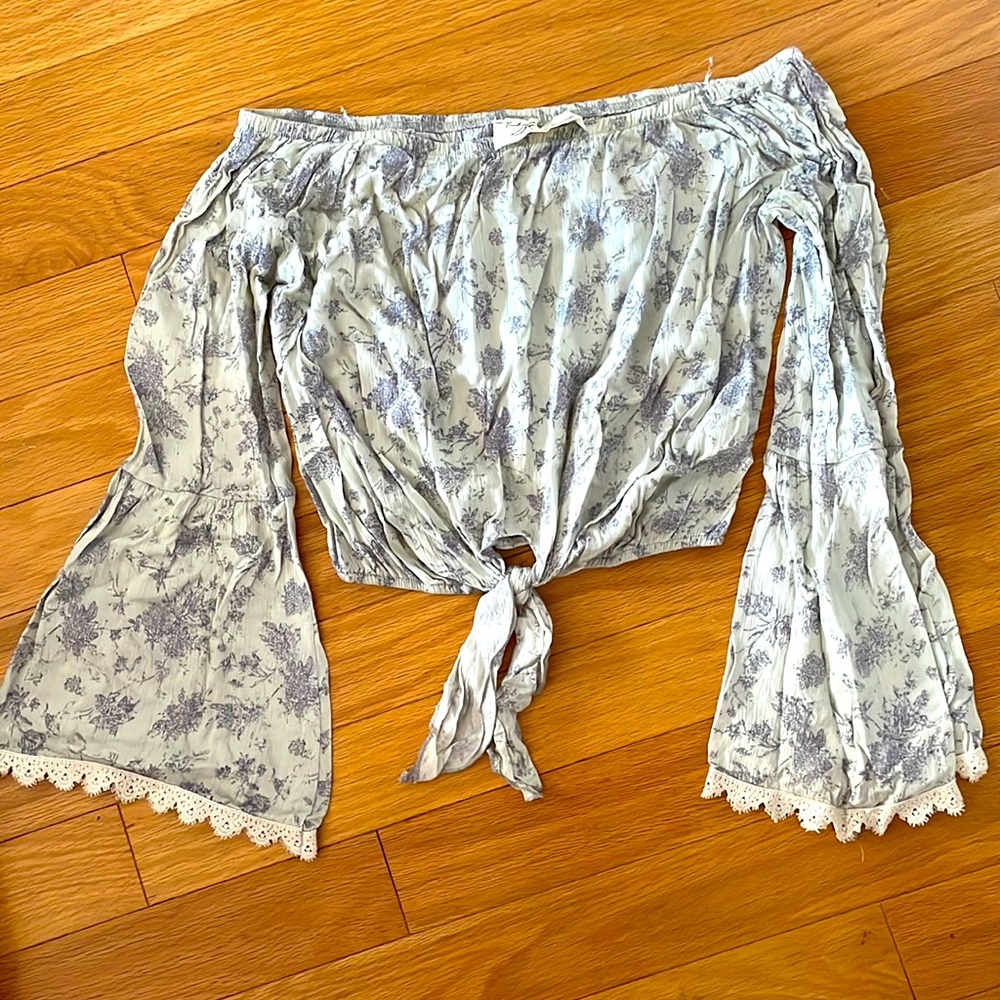 Vintage Havana, strapless paisley bell sleeve top. Small